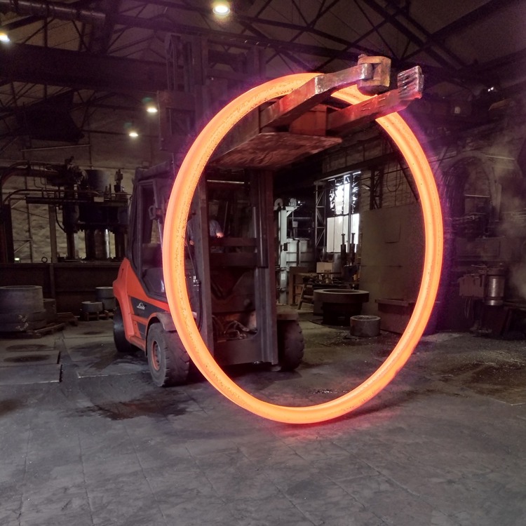 Nahtlos gewalzte Ringe